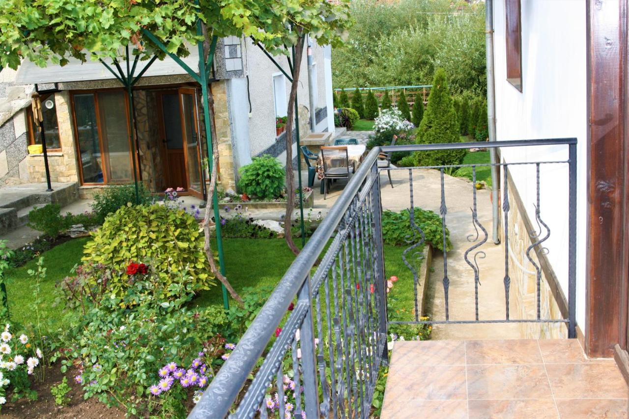 Къща Речен Шепот Kalofer Exterior foto