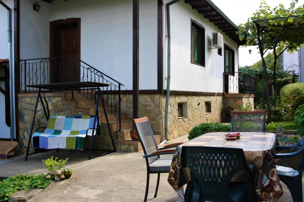 Къща Речен Шепот Kalofer Exterior foto
